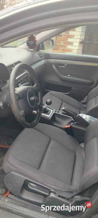 Sprzedam Audi a4 b6 20 benzyna 2001r uszkodzone 4/5