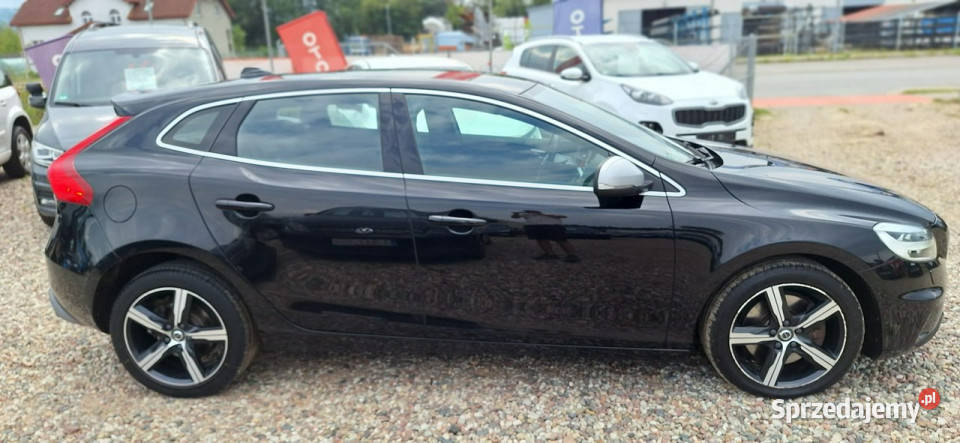 Volvo V40 T3 Ledy duza navi bixenon RDesign
