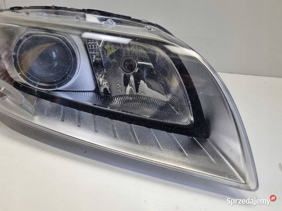 LAMPA Volvo V70 III S80 II PRZEDNIA PRAWA XENON Lampy przednie Chełm