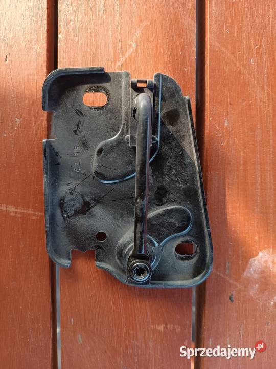 Rygiel zamek lewy maski Audi A3 8V 8V0823185C