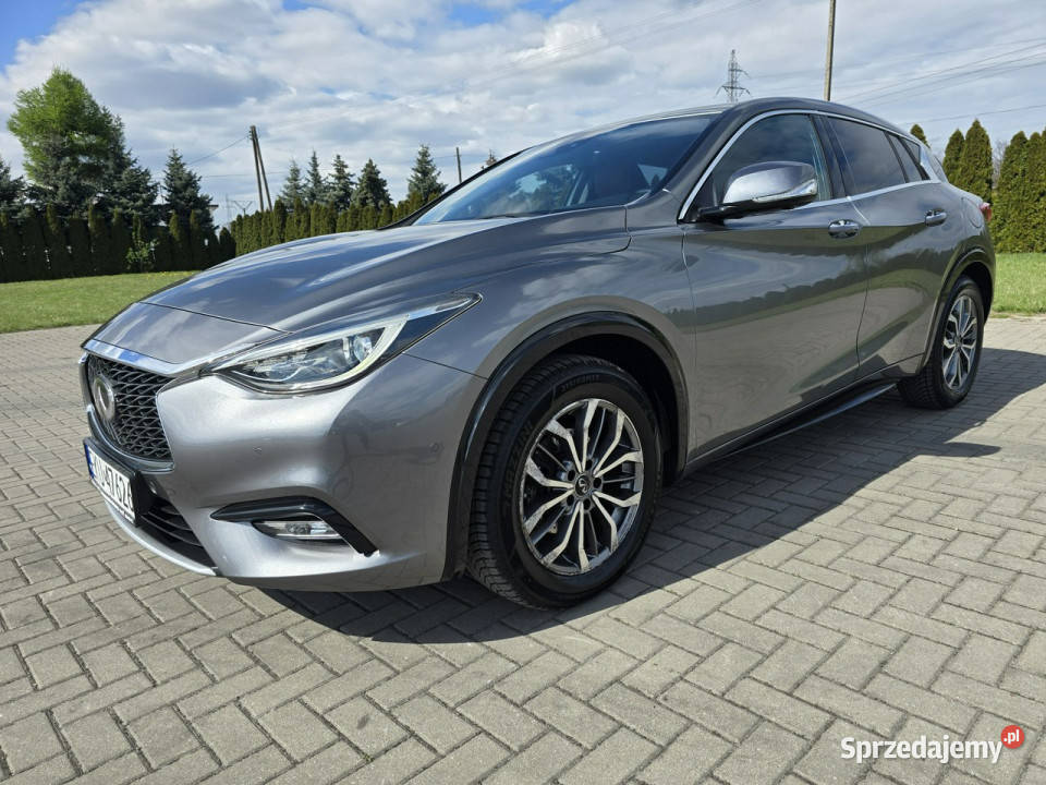 Infiniti Q30 15D Kutno