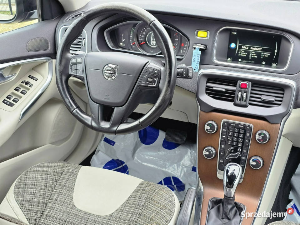 Volvo V40 ledRDesignBezwypadkowy II 2012 czarny V40 Samochody osobowe Białogard