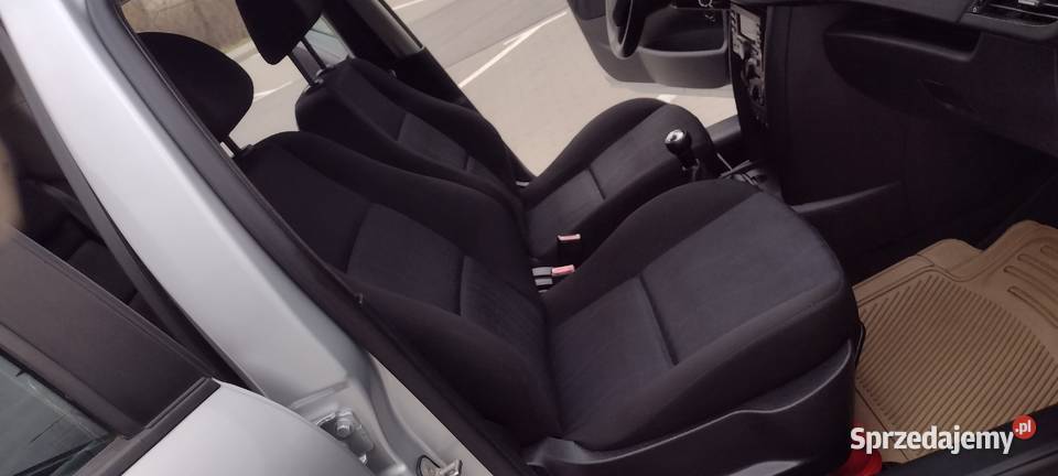 Peugeot 207 14 peugoet salon 14 16v benzyna 112