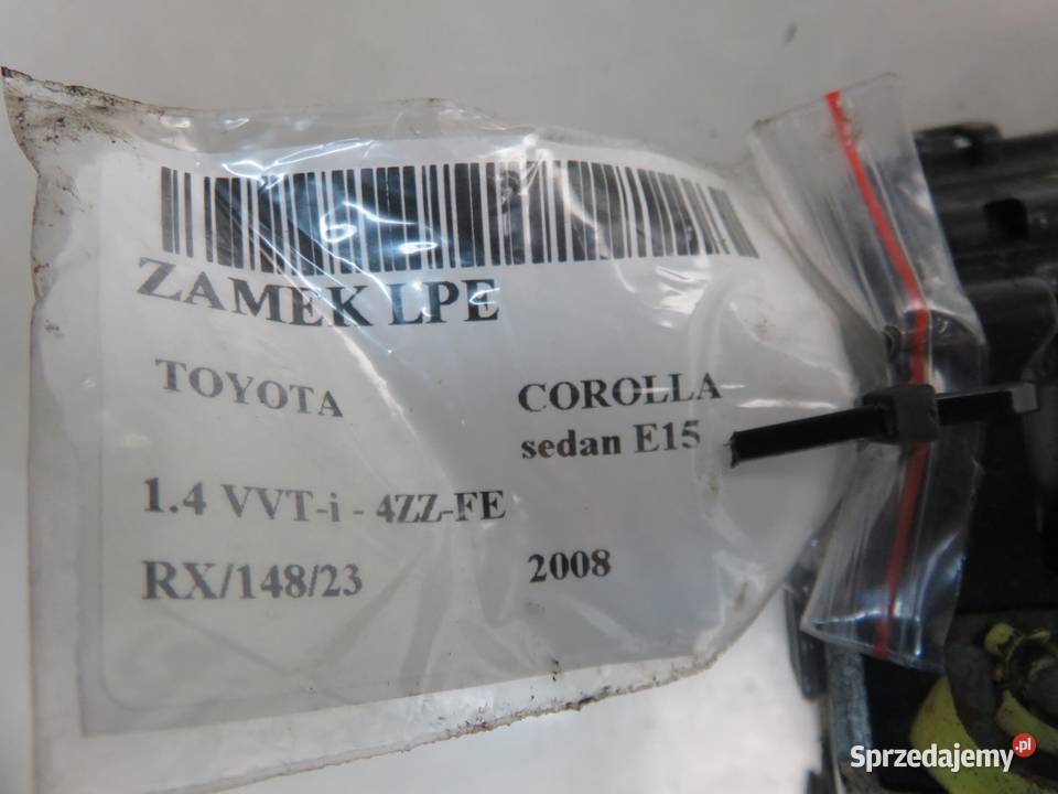 ZAMEK LEWY PRZEDNI TOYOTA COROLLA E15 6 PIN