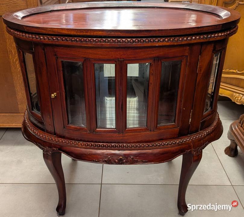 ładny barek z fazowanymi szybkamility