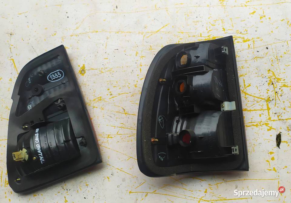 Toyota land cruiser 100 LAMPA TYŁ LEWA PRAWA Wrocław sprzedam