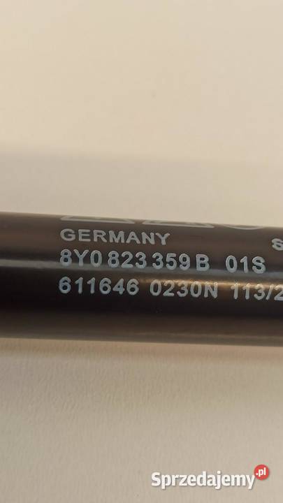 AUDI A3 8Y SIŁOWNIK MASKI 8Y0823359B