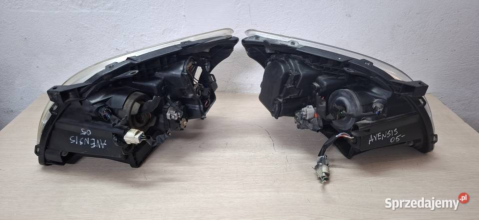 Lampa Reflektor Toyota Avensis świętokrzyskie Sandomierz