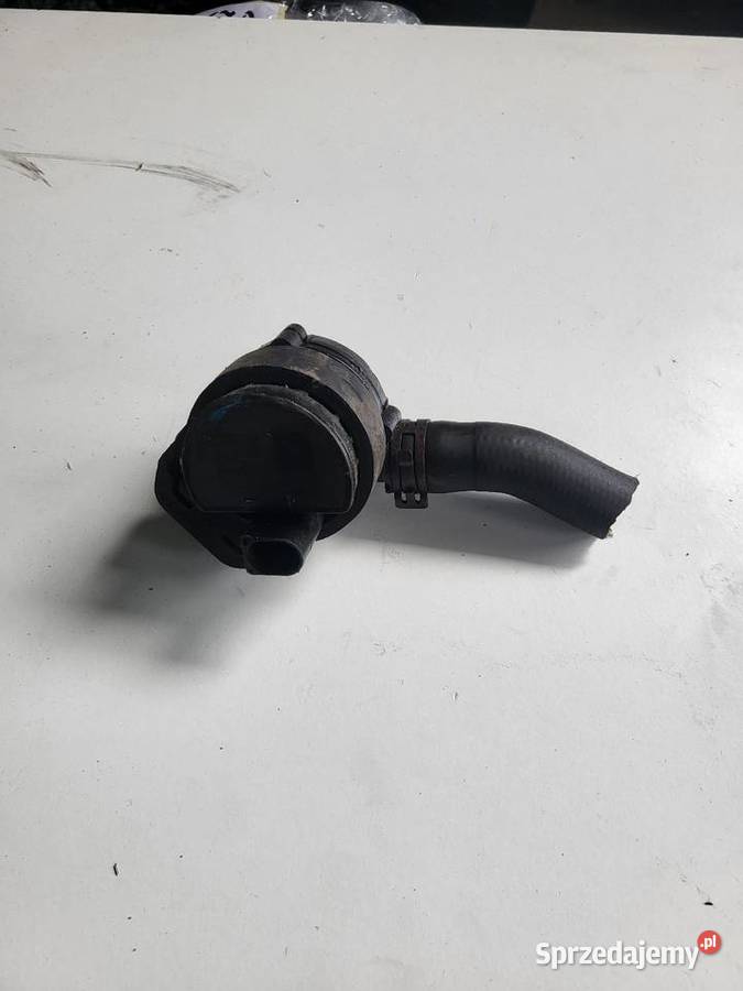 Dodatkowa Pompa wody Mercedes A2118350028 dostawcze Mielec sprzedam