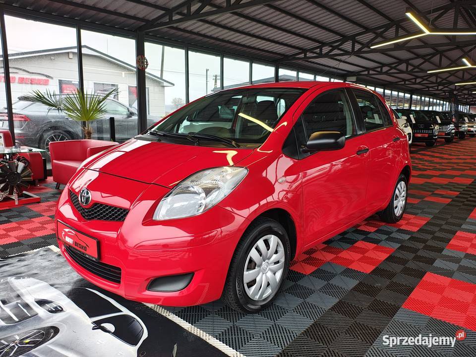 Toyota Yaris 10 Benzyna Piękny kolor Zadbany czujnik deszczu