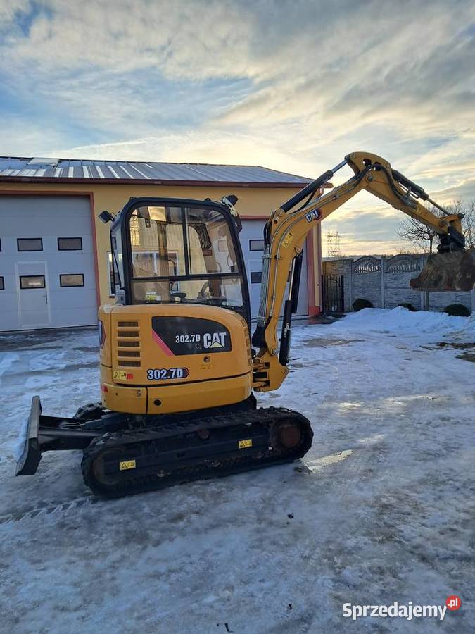 Sprzedam minikoparkę CAT 3027 sprowadzona Maszyny budowlane świętokrzyskie