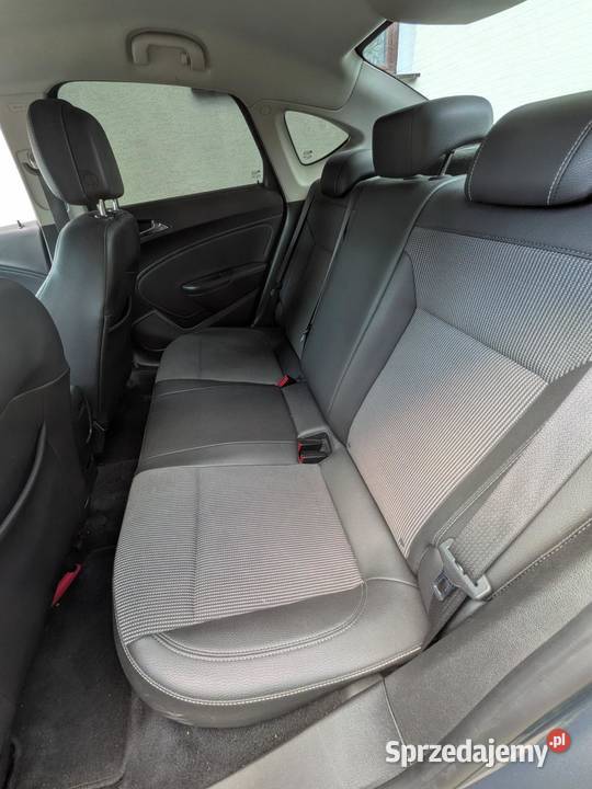 Opel Astra 14 turbo czujniki parkowania kupiony w Polsce Warszawa