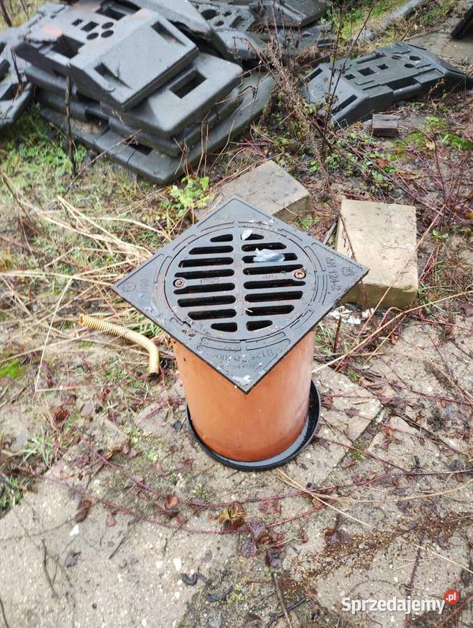 Wpust żeliwny z teleskopem 315mm Zgierz