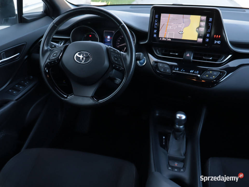 Toyota CHR 18 Hybrid asystent pasa ruchu
