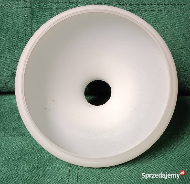 Duży klosz lamp naftowych Otwór montażowy 22 Zbylitowska Góra sprzedam