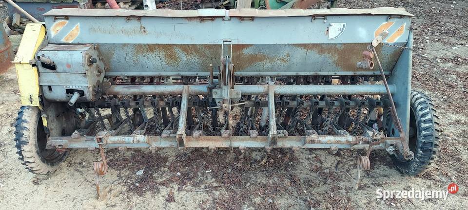 Rozrzutnik jednoosiowy Rusinów sprzedam