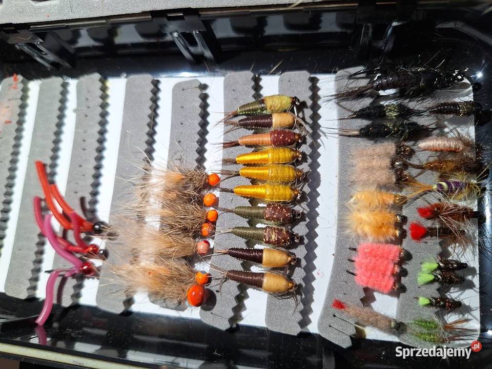 Przynęty wędkarskie Muchowe 230 sztuk pudełko śląskie Sosnowiec