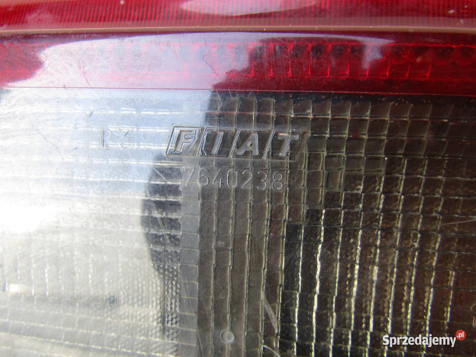 LAMPY TYLNE PRAW LEWA FIAT UNO 7700363 osobowe