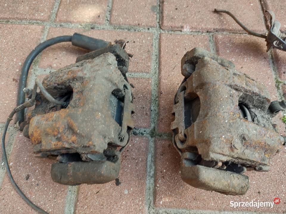 Zaciski hamulcowe BMW E38 przód przednie hamulce Rok produkcji 1994 Chodzież
