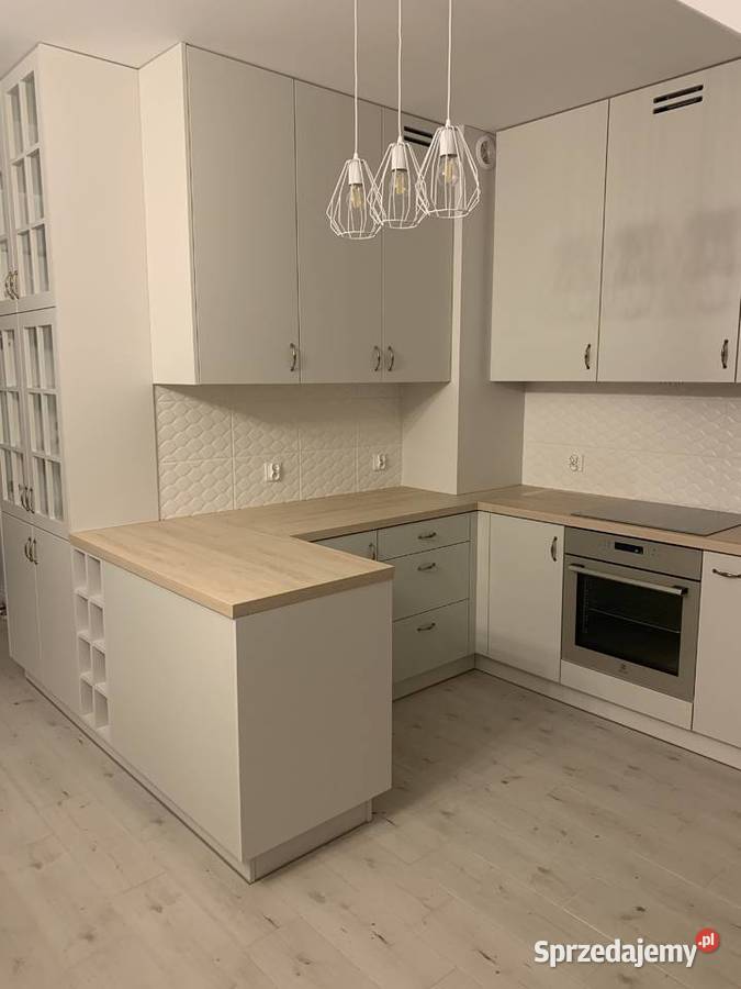 Mieszkanie z dużym ogrodemcztery pokoje bliźniak 1 piętro Dębogórze