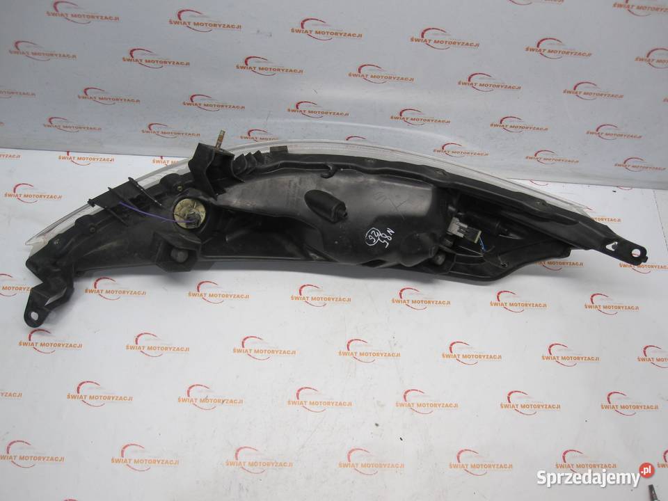 NISSAN JUKE 10r lampa lewy przód ANGLIK