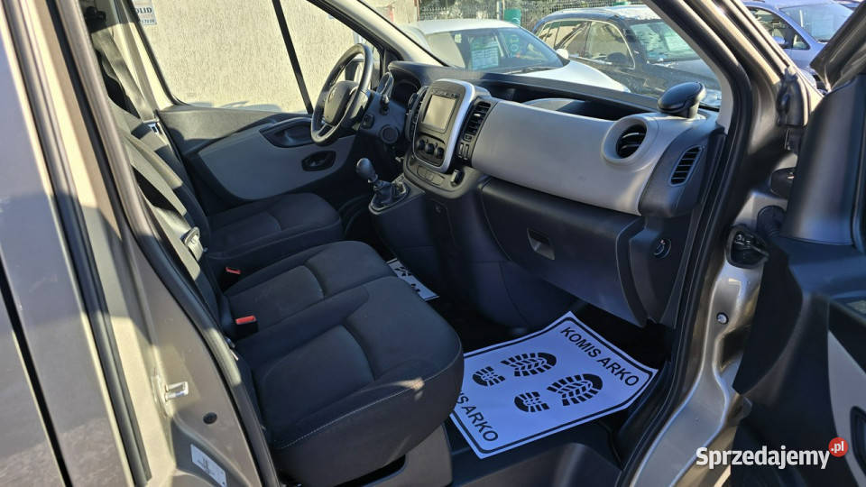 Renault Trafic 9 miejsc 2 komplety kół III 2014 ABS Zieleniewo