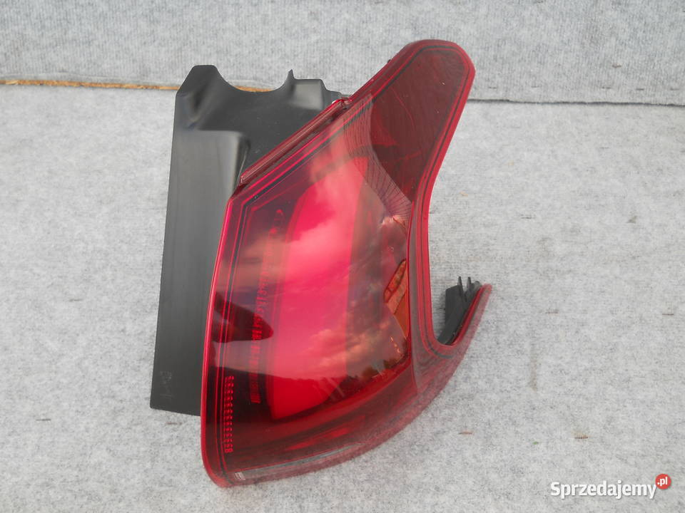 PEUGEOT 2008 LIFT LAMPA PRAWA TYŁ LED Oświetlenie dolnośląskie Siechnice sprzedam