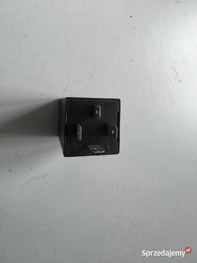 Przekaźnik oświetlenia Audi A8D2 4D0907131