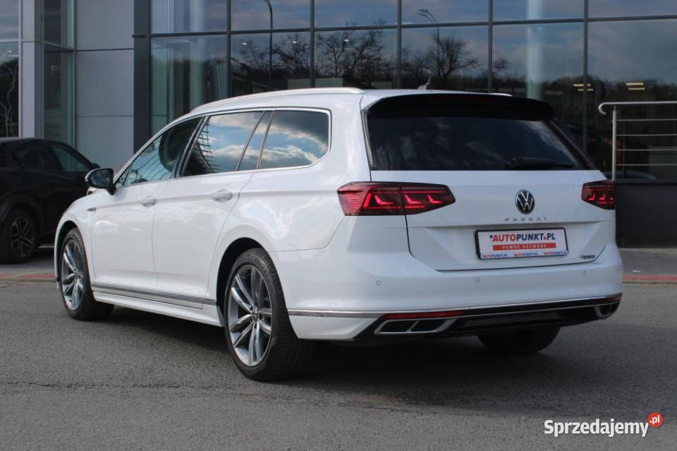 Volkswagen Passat 2021r Hak alcantara Ambienty Kraków