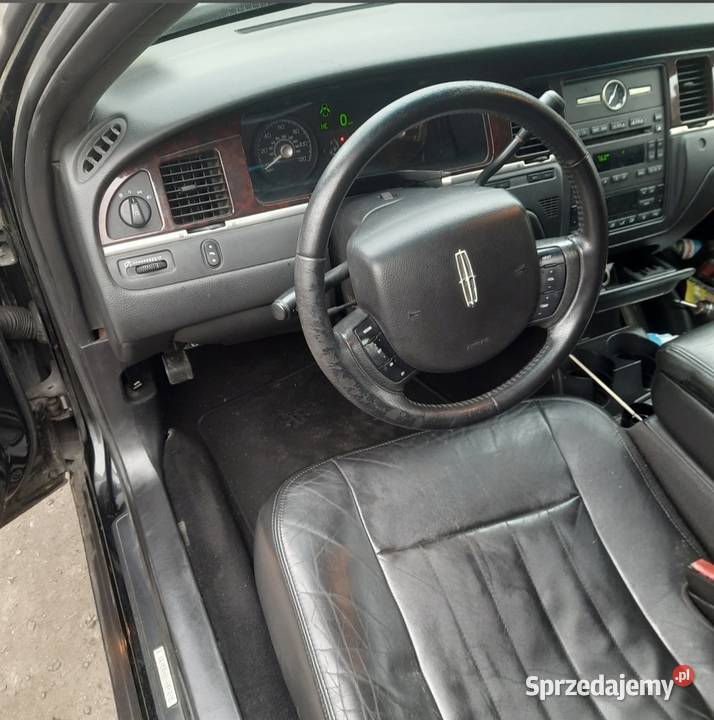 Lincoln Town Car 120 Limuzyna benzyna Mierzyn