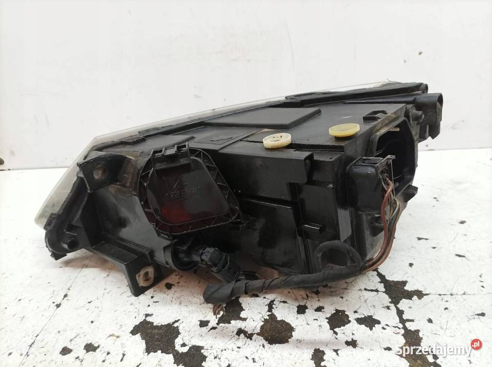 LAMPA PRZÓD PRAWA XENON EUROPA E63 Bmw Seria 6 Oświetlenie