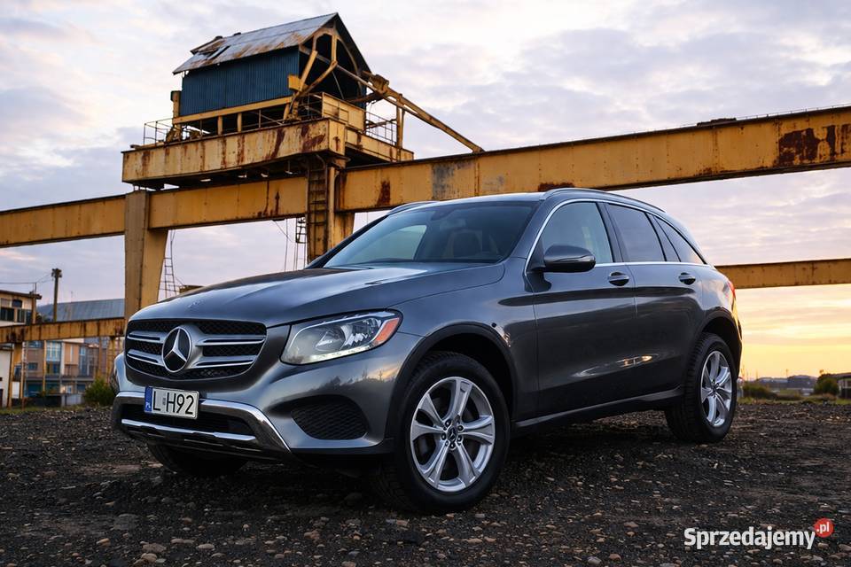 Mercedes Benz GLC 300 9GTRONIC AMG LINE 20