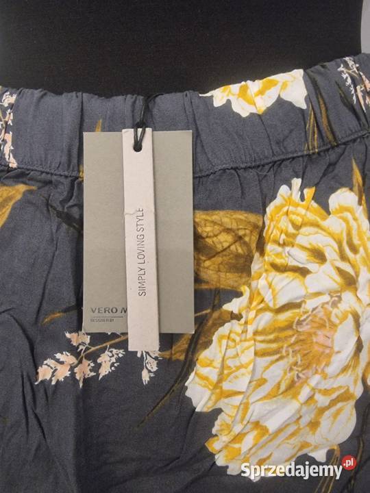 Letnia spódnica w kwiaty Vero Moda L