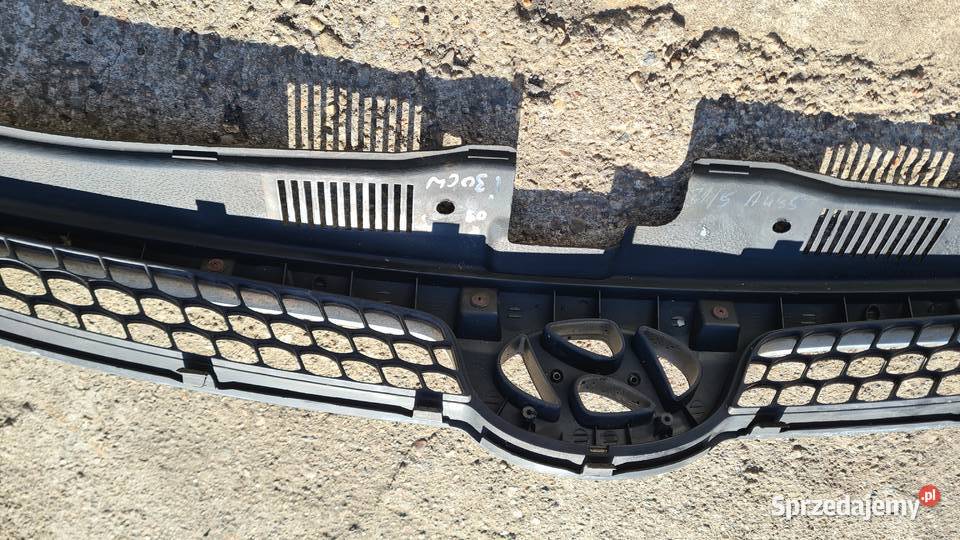 Hyundai I30 cw 1 atrapa przód grill zderzaka osobowe Karoseria Legnica sprzedam