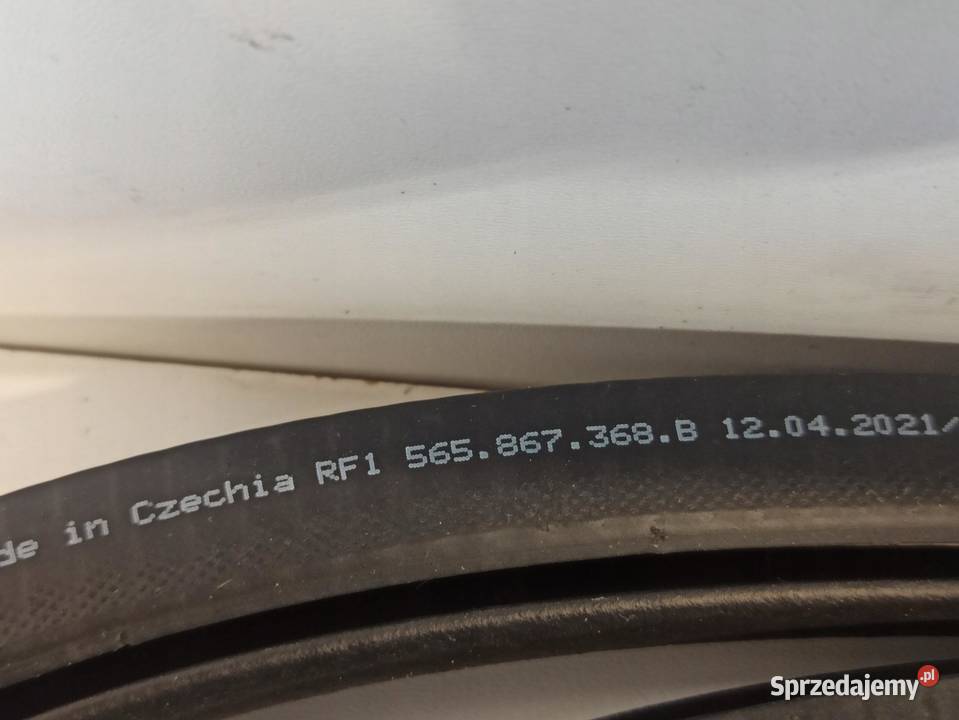 USZCZELKA SKODA KODIAQ 565837119A 565867368B sprzedam
