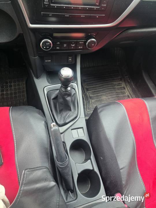 Toyota Auris 14 D4D 2013 20 000 PLN 303 000 Auris warmińsko-mazurskie Olsztyn
