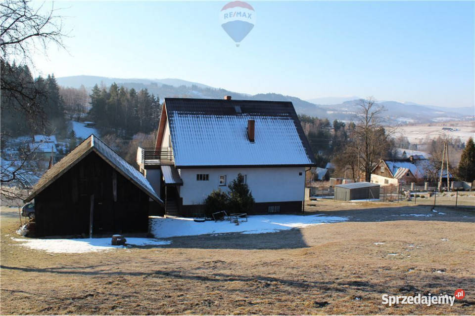 Urokliwy dom w stylu zakopiańskim w Kurowie mieszkalny Kurów