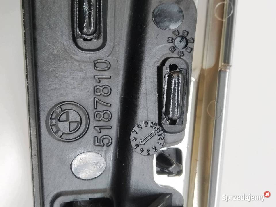 DEKOR LISTWA OZDOBNA PRAWY PRZÓD DRZWI 15P305606 Deski rozdzielcze, konsole