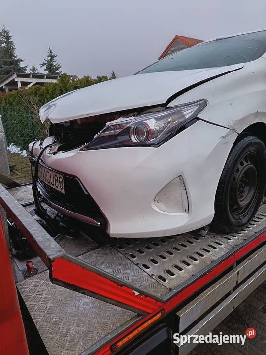 Sprzedam toyote auris214 dizel uszkodzonom Konin