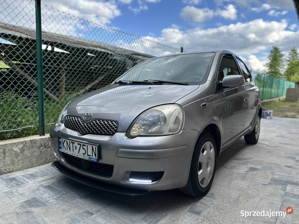 Toyota Yaris nowe opony zimowe zakonserwowany