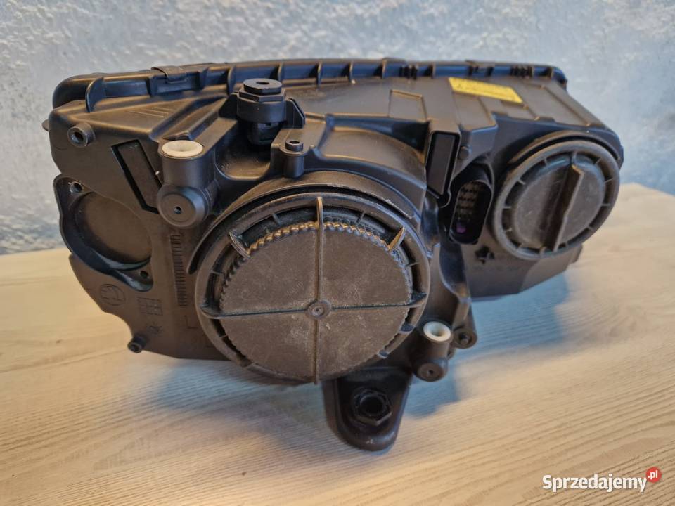 Lampa Skoda Oktawia III przed liftem Przednia wielkopolskie Kwilcz sprzedam