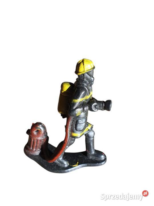 Stara figurka żołnierzyk strażak lata 8090 PRL Cieszyn