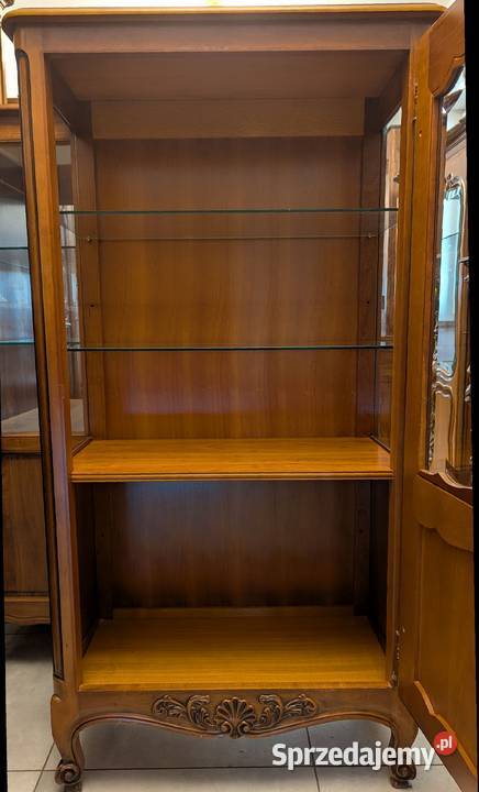 Piękna witrynaserwantka ludwikowska orzechsklep