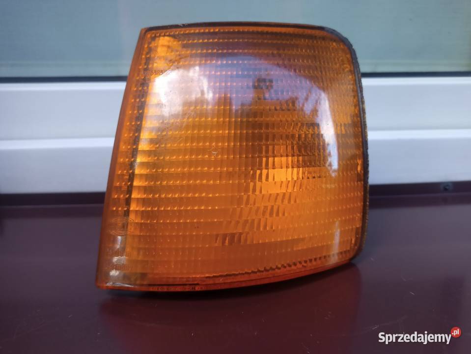 VW Passat B3 kierunkowskaz kierunek migacz lewy Sieradz