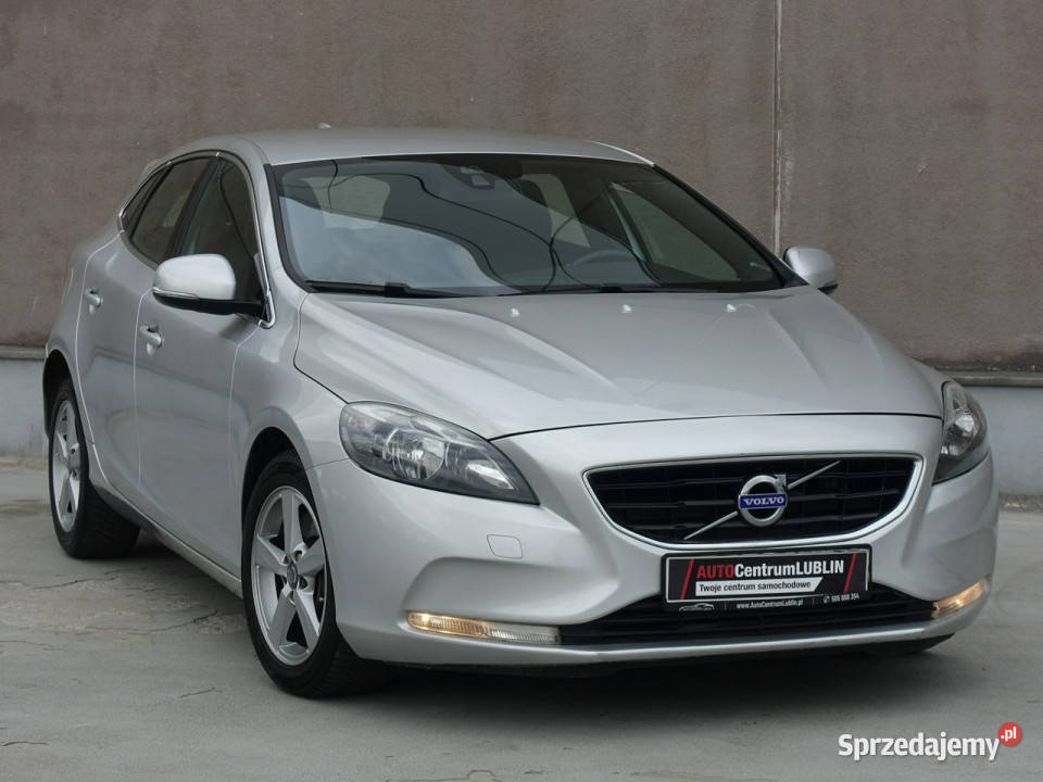 Volvo V40 20 D3 150AutomatWirtual kokpitNowy możliwa zamiana