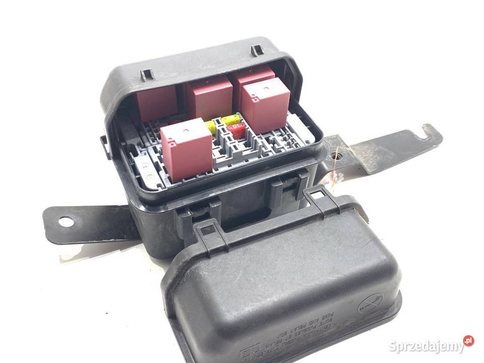SKRZYNKA BEZPIECZNIKÓW ALFA STELVIO SUV 20 280