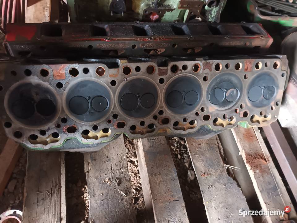 Głowica do silnika 6359 TZ 03 6cylindrowego John Rolnictwo Bukowie