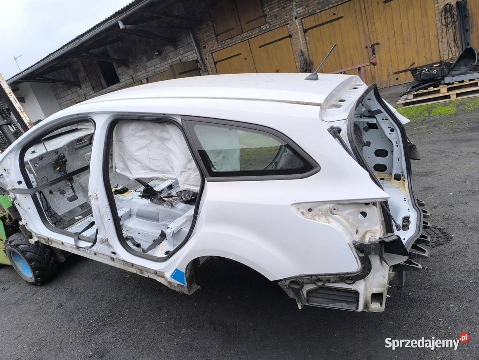 WANNA TYŁ BŁOTNIKI DACH FORD FOCUS MK3 LIFT wielkopolskie