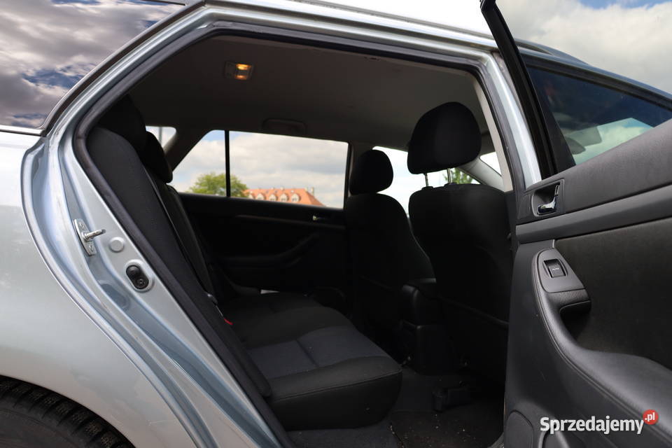 Na sprzedaż Toyota Avensis Kombi 20 D4D 2007 249900km Oleśnica