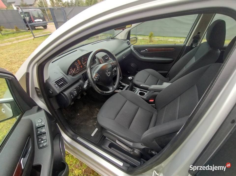 zadbany Mercedes 15 benzyna 2007r Ełk